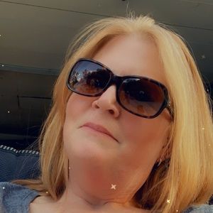 Meet your Posher, Christy